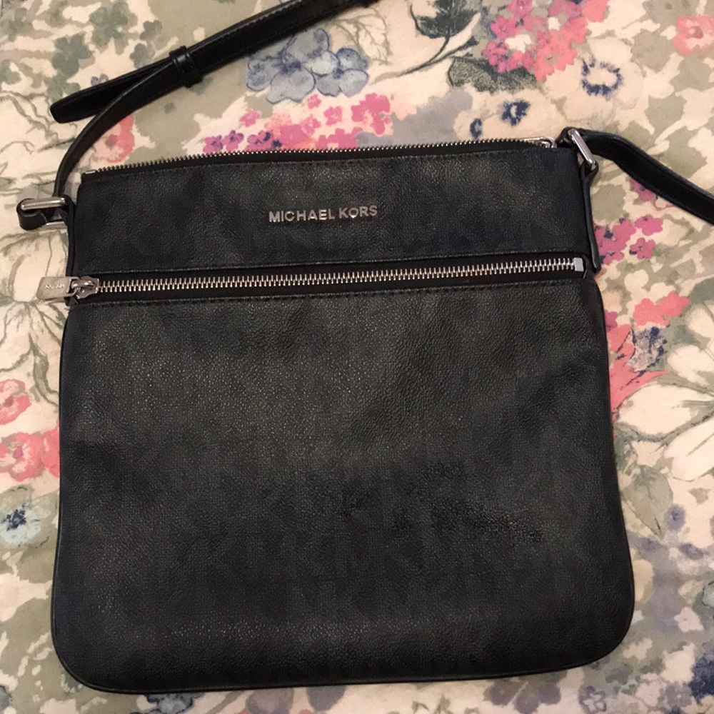 Michael kors crossbody